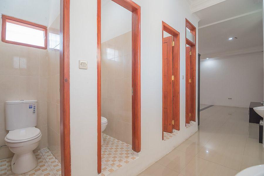 فندق ريد دورز بالقرب من جاتينانجور تاون سكوير Jatinangor المظهر الخارجي الصورة